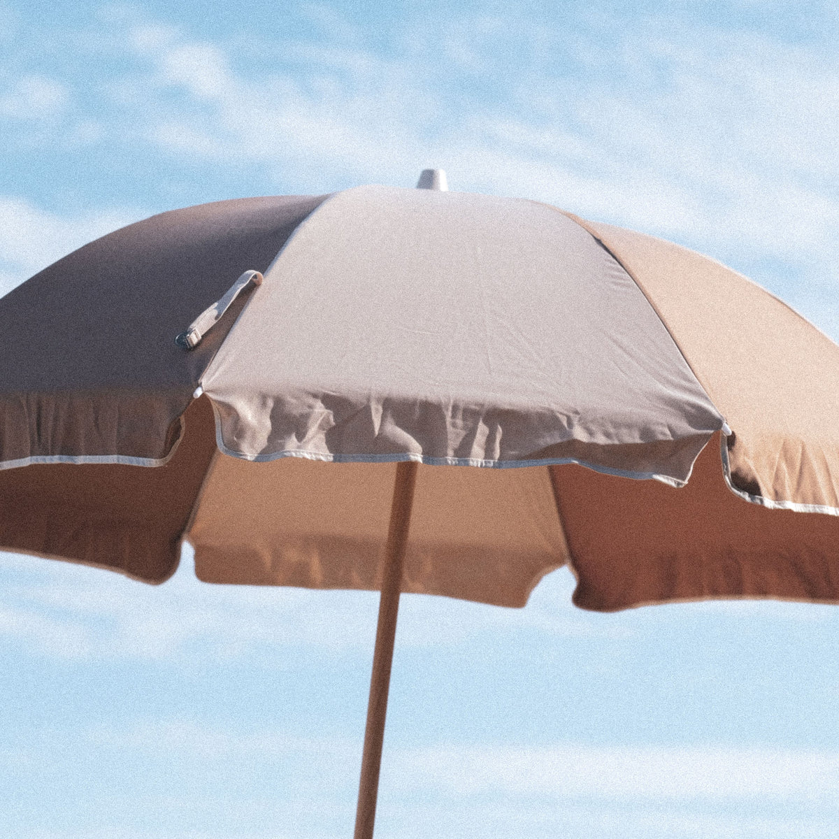 Husk Splice Light Beach Umbrella