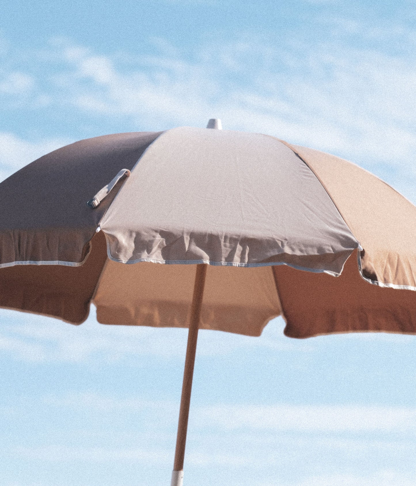Husk Splice Light Beach Umbrella